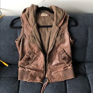 JUNE reversable brown leather best with hood